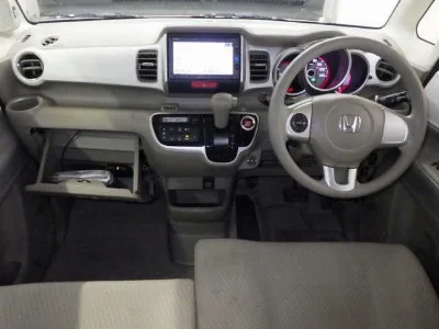 HONDA N-BOX SLASH