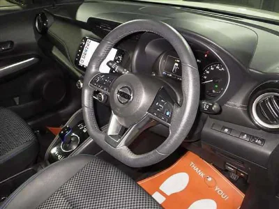 NISSAN KICKS