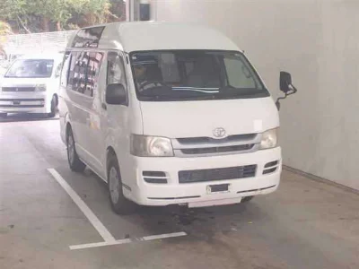 TOYOTA HIACE VAN