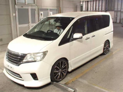 NISSAN SERENA