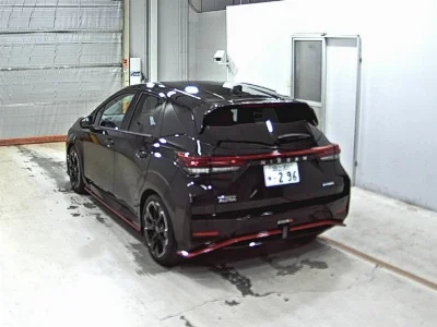 NISSAN AURA