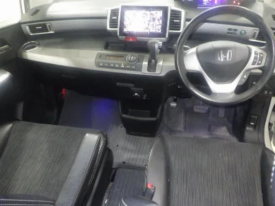 HONDA FREED HYBRID