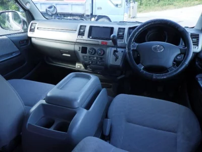 TOYOTA REGIUS VAN
