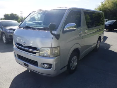 TOYOTA REGIUS VAN