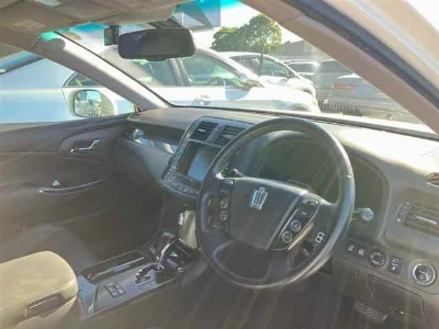 TOYOTA CROWN HYBRID