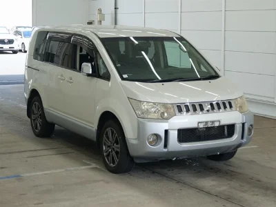 Mitsubishi DELICA D5