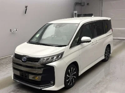 TOYOTA NOAH