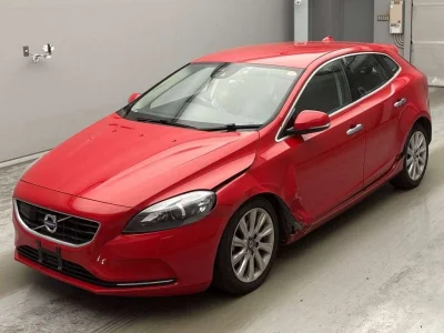 VOLVO V40