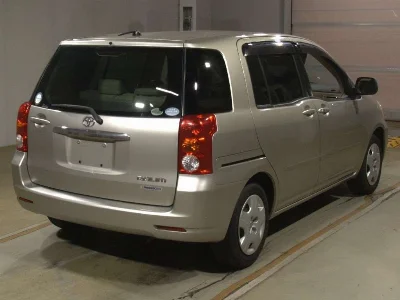 TOYOTA RAUM