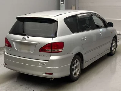 Toyota Ipsum