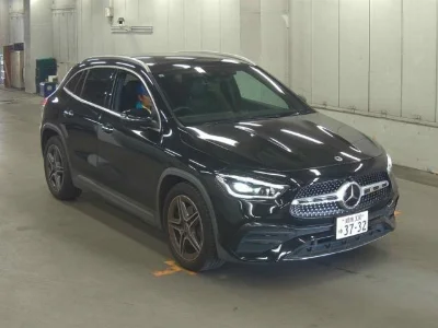 MERCEDES BENZ GLA