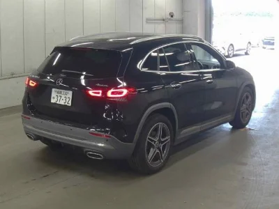 MERCEDES BENZ GLA
