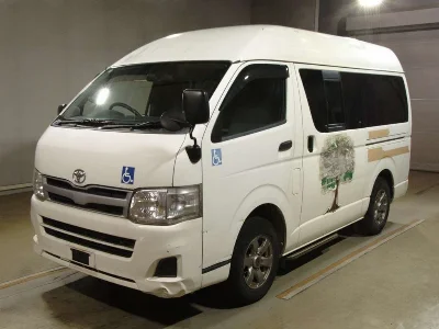 TOYOTA HIACE VAN