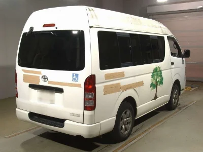 TOYOTA HIACE VAN