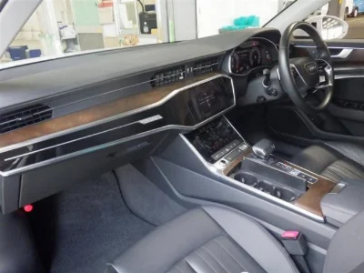 AUDI A6 AVANTE