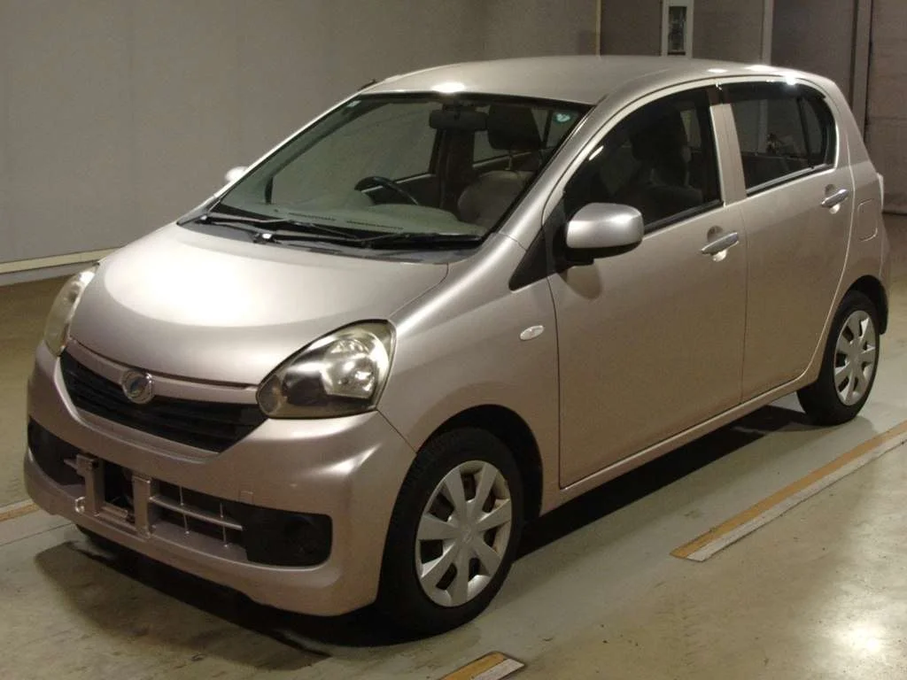 Daihatsu Mira e:S  с аукциона в Японии