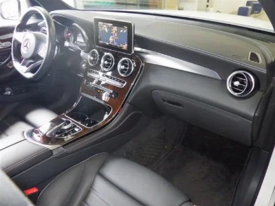 MERCEDES BENZ GLC