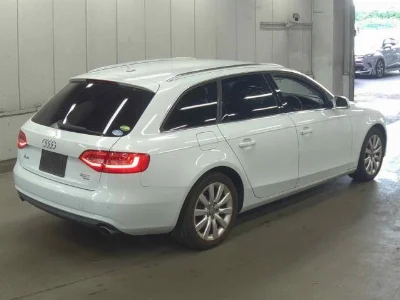 AUDI A4 AVANTE