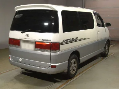 TOYOTA HIACE REGIUS