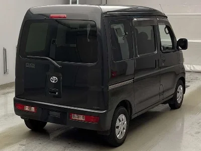 TOYOTA PIXIS VAN