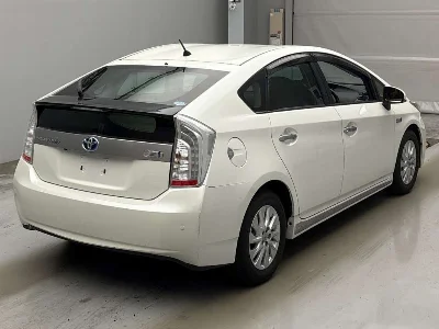 TOYOTA PRIUS PHV