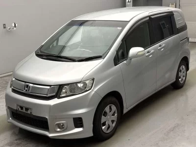 HONDA FREED SPIKE