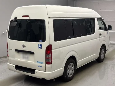 TOYOTA REGIUS VAN