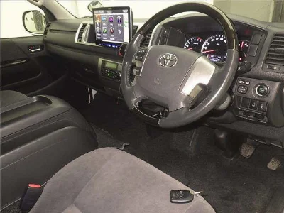 TOYOTA HIACE