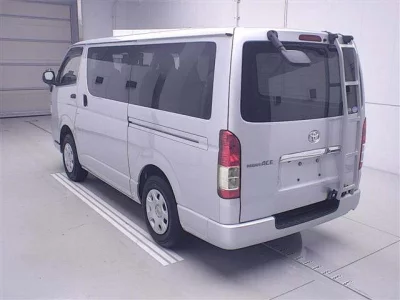TOYOTA REGIUS ACE