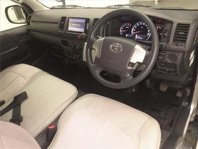 TOYOTA REGIUS ACE
