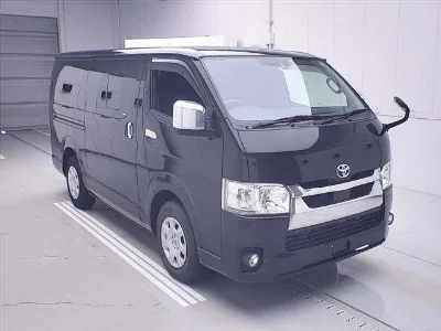 TOYOTA HIACE