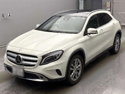 MERCEDES BENZ GLA