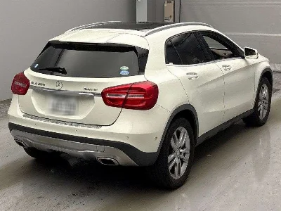 MERCEDES BENZ GLA