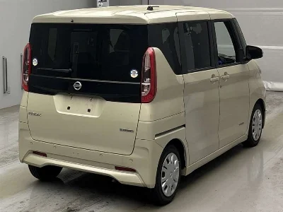 NISSAN ROOX
