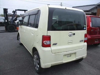 DAIHATSU MOVE CONTE