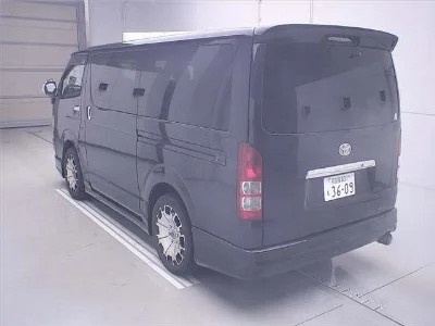 TOYOTA HIACE