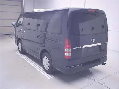 TOYOTA REGIUS ACE