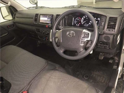 TOYOTA HIACE