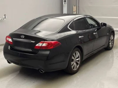 NISSAN FUGA