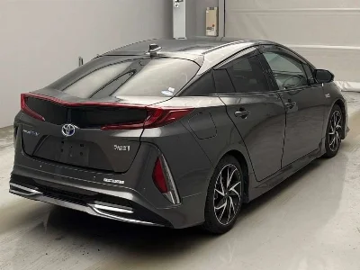 TOYOTA PRIUS PHV