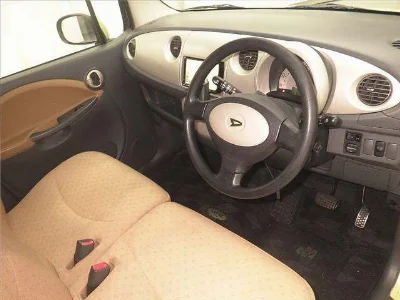 DAIHATSU MOVE LATTE