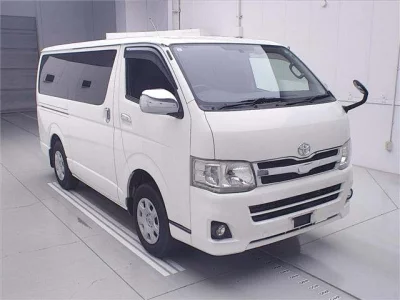 TOYOTA HIACE