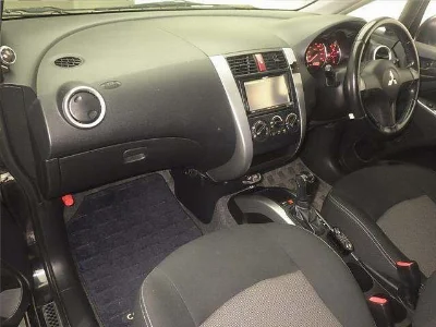 MITSUBISHI COLT