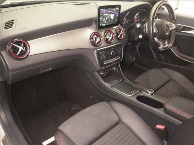 MERCEDES BENZ CLA