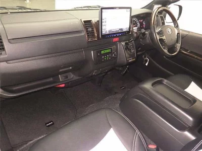 TOYOTA HIACE