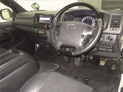 TOYOTA HIACE