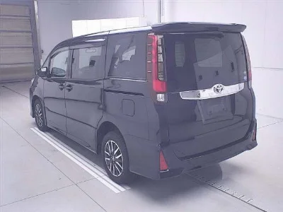 TOYOTA NOAH