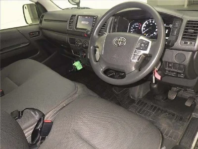 TOYOTA HIACE