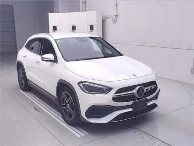 MERCEDES BENZ GLA