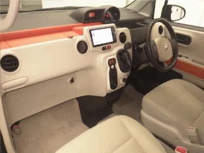 TOYOTA PORTE